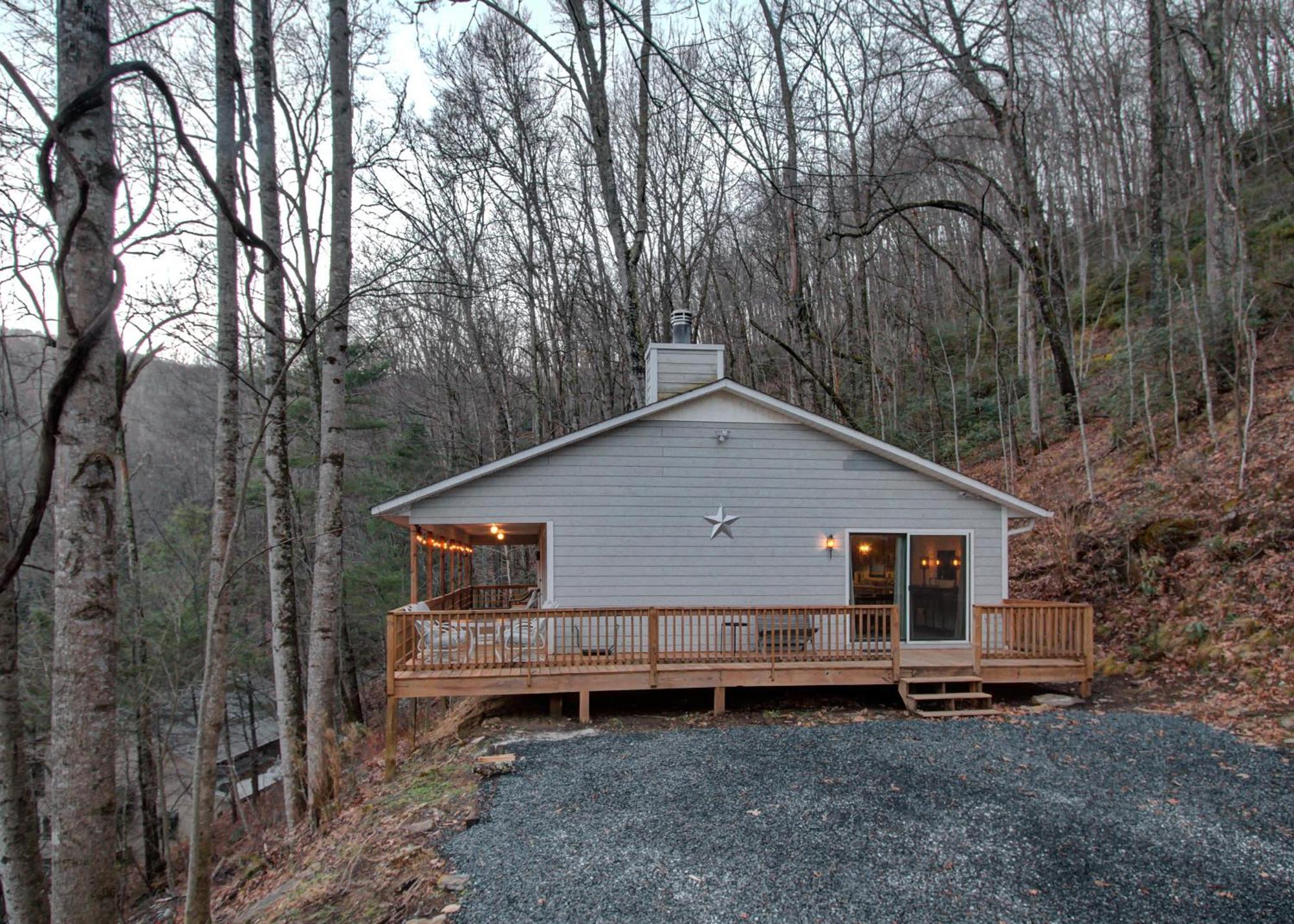 Mt Mitchell Cabin Rentals Burnsville Room photo