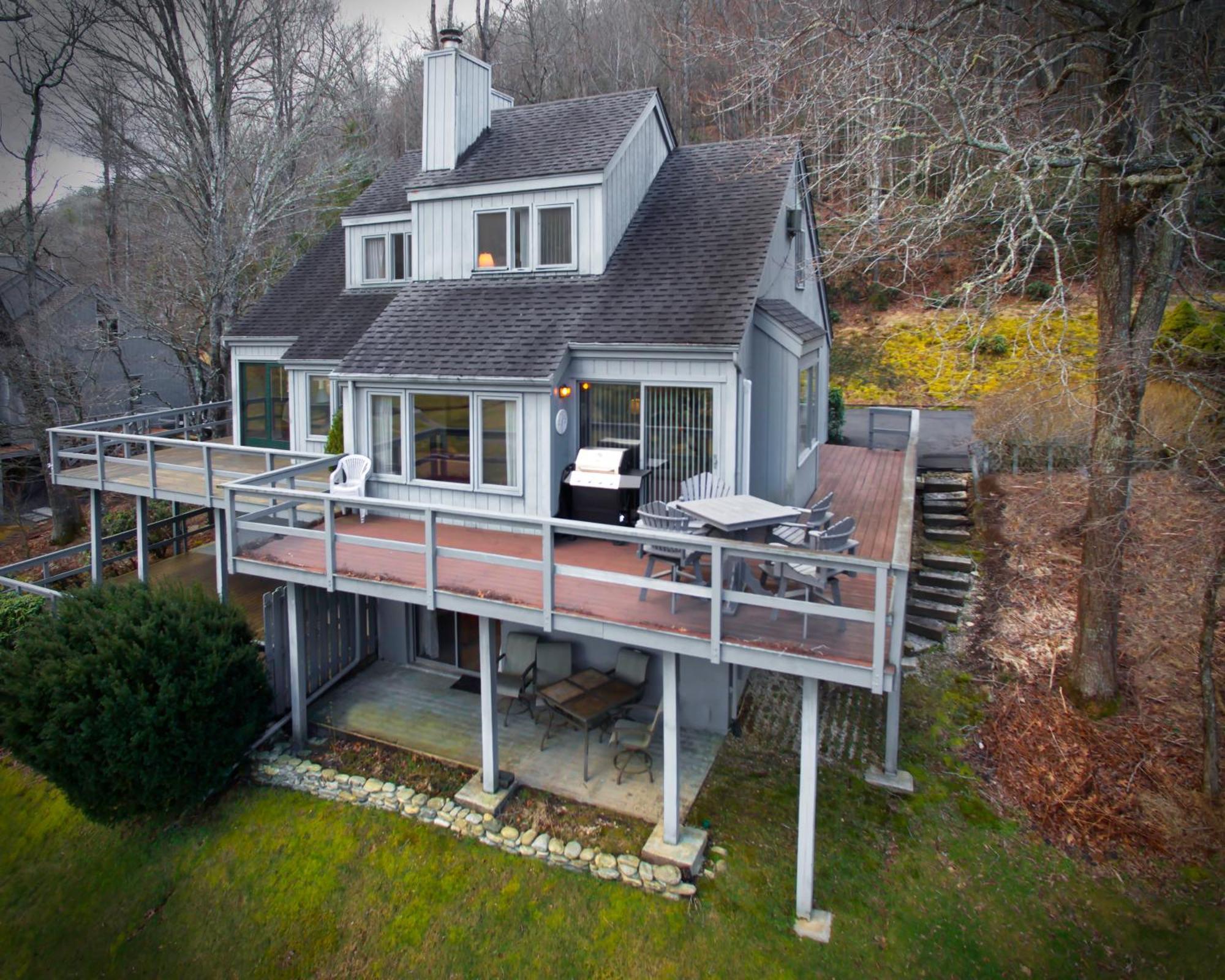 Mt Mitchell Cabin Rentals Burnsville Room photo